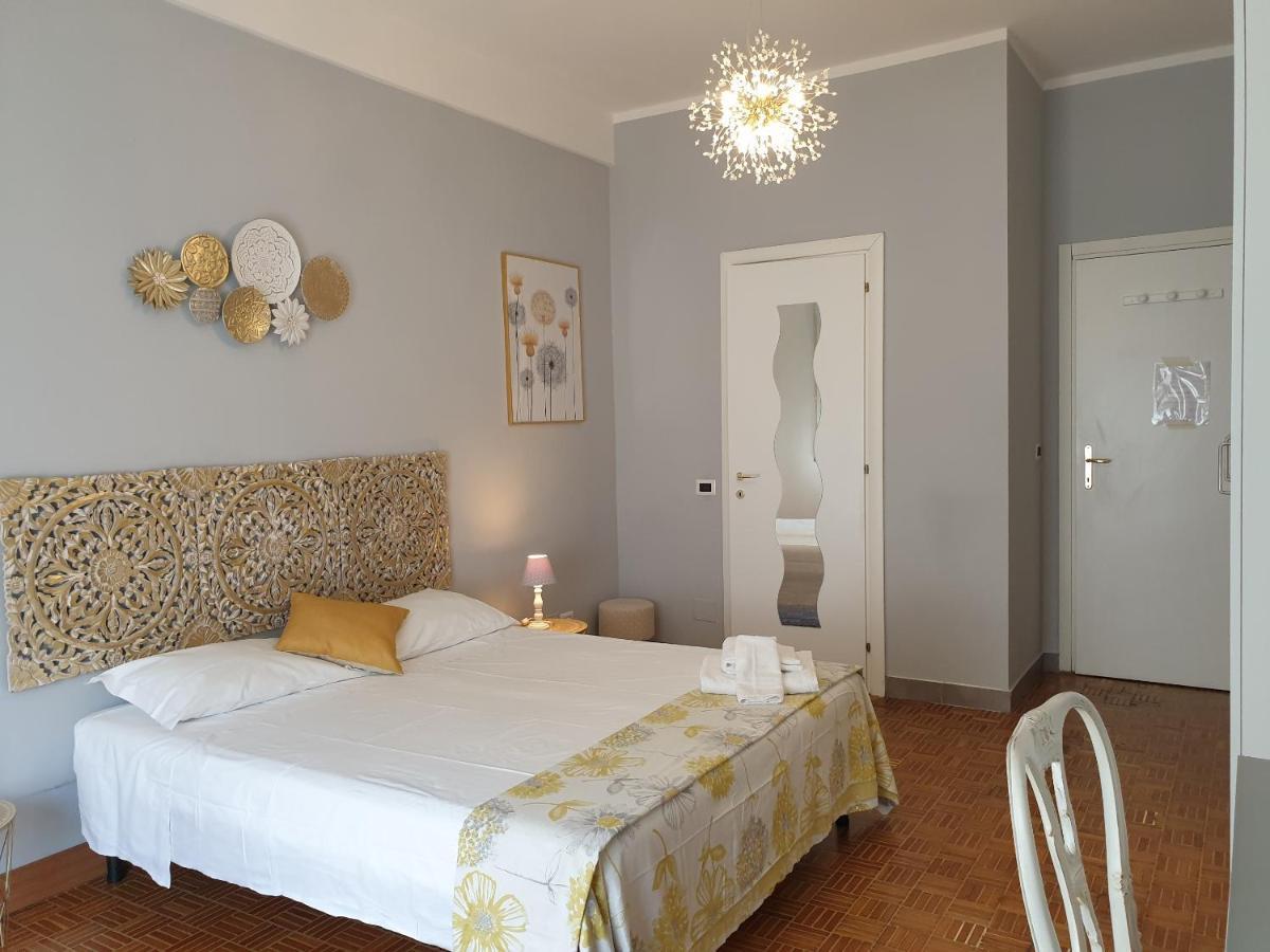 Holiday Max Rome Extérieur photo