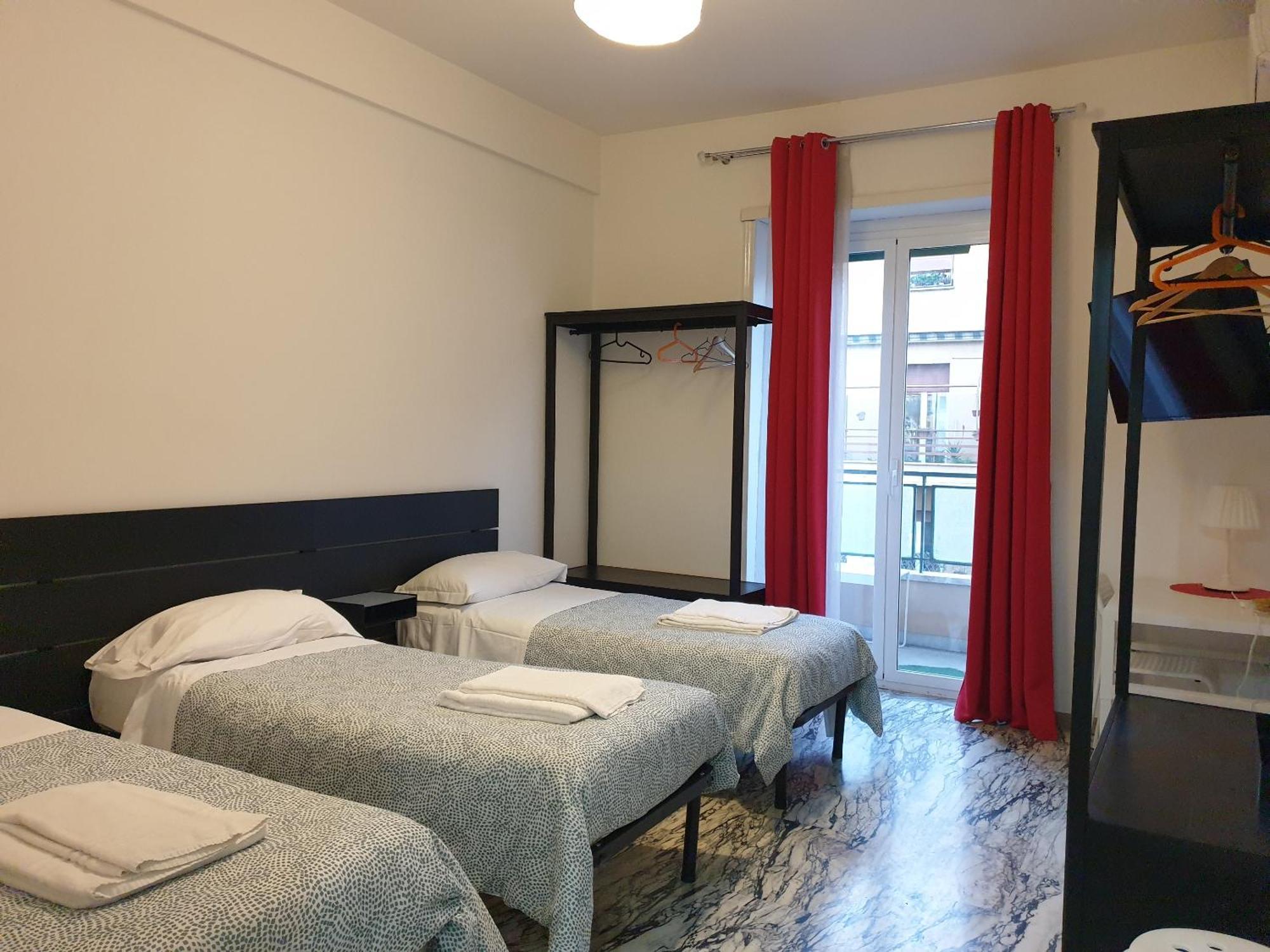 Holiday Max Rome Extérieur photo
